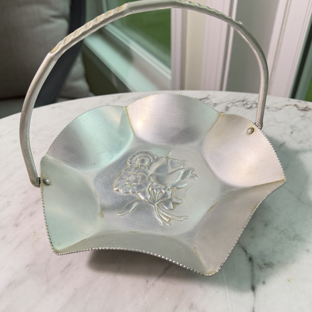 VTG 50s NASCO Italy Hammered Aluminum Basket Rose Motif Mid Century‎ Modern MCM
